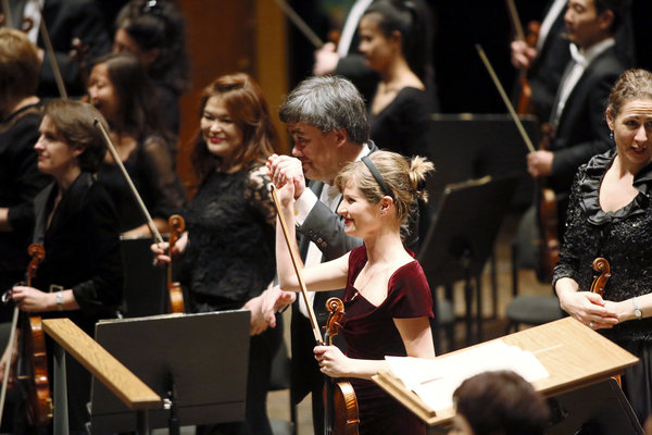 Georgian Violinist to perform with New York Philharmonic: Lisa Batiashvili on Violins, Ukraine and Gergiev geotv.ge